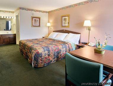 Days Inn By Wyndham Симпсонвилл Номер фото
